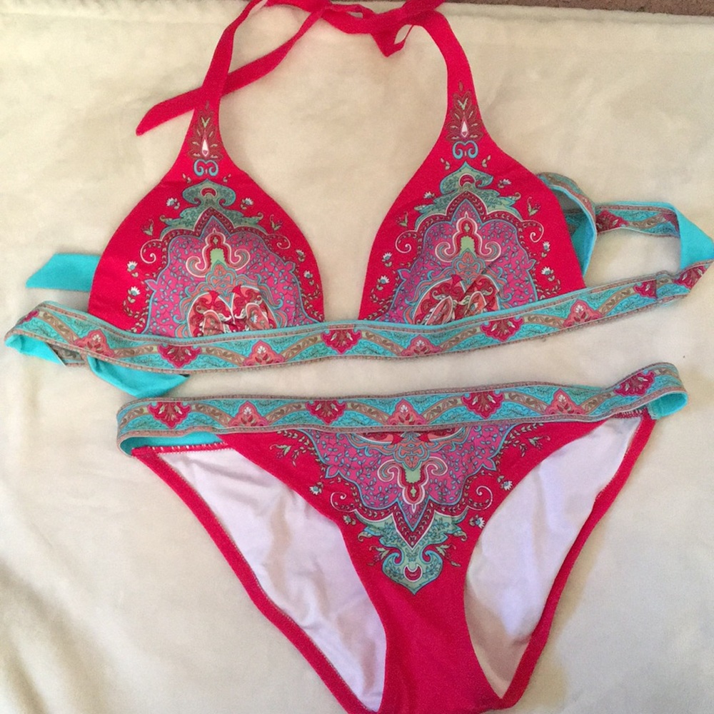 Victoria’s Secret bikini